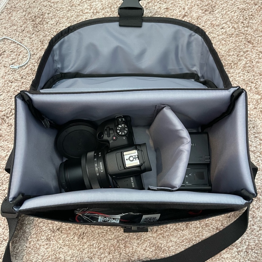 Canon Camera - Picture 14 of 17